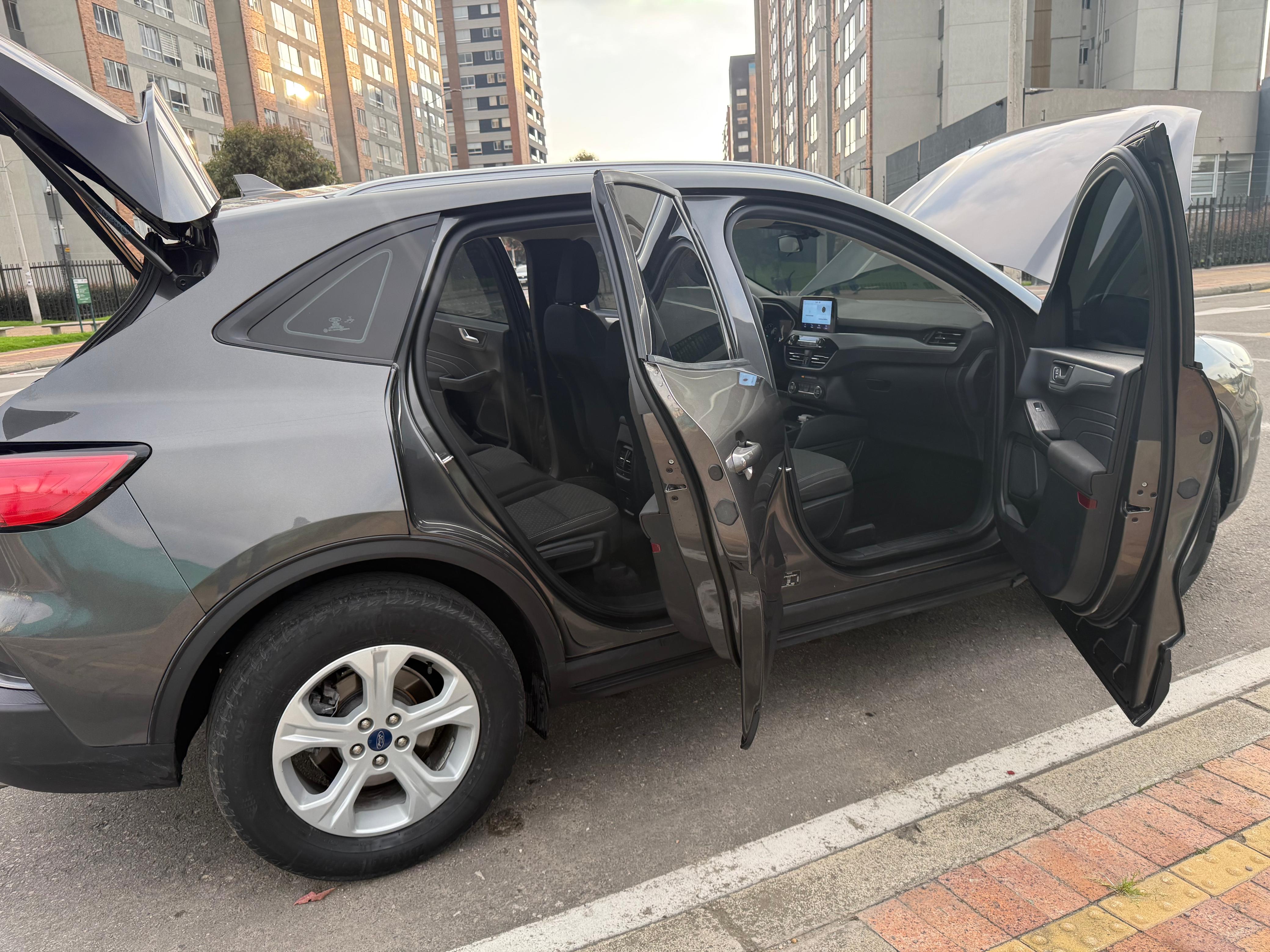 Ford Escape 2022 - Imagen 2